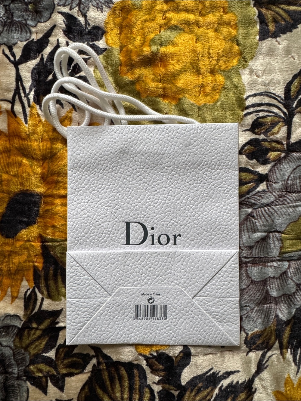Dior White Textured Paper Gift Bag with Black Logo - Picture 2 of 2